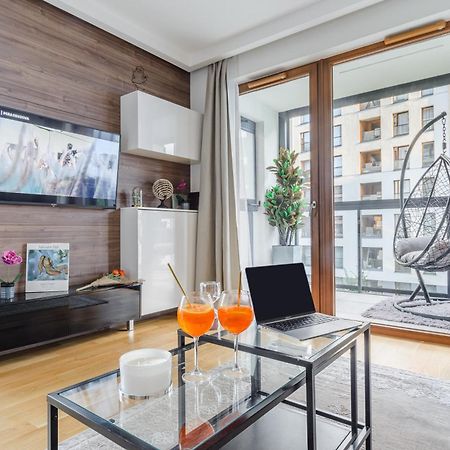 Lumina Apartment With Parking Near Muzeum Powstania Warsaw Luaran gambar