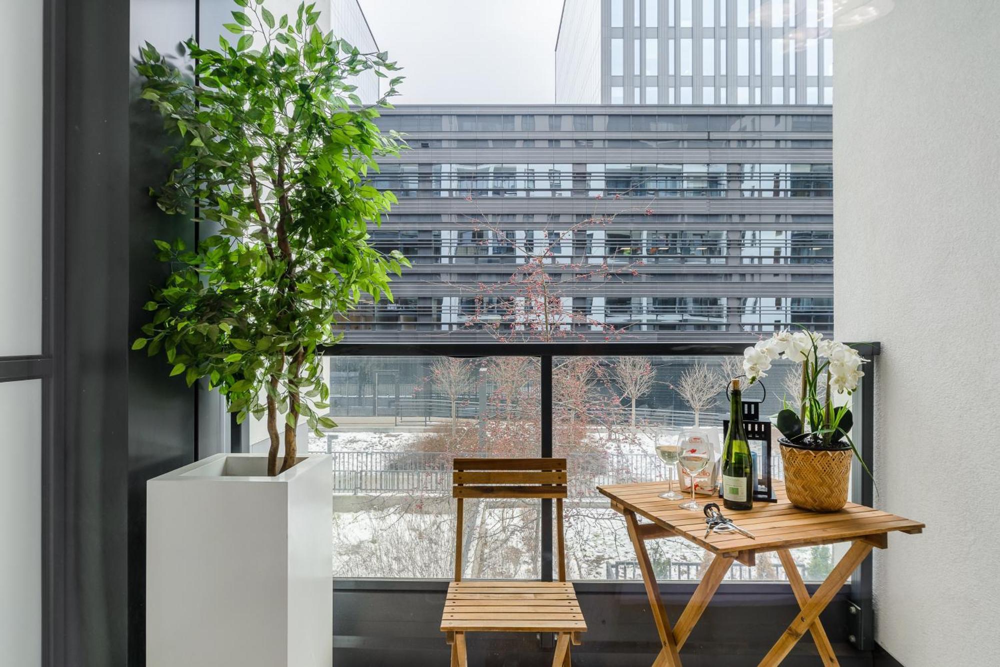 Lumina Apartment With Parking Near Muzeum Powstania Warsaw Luaran gambar