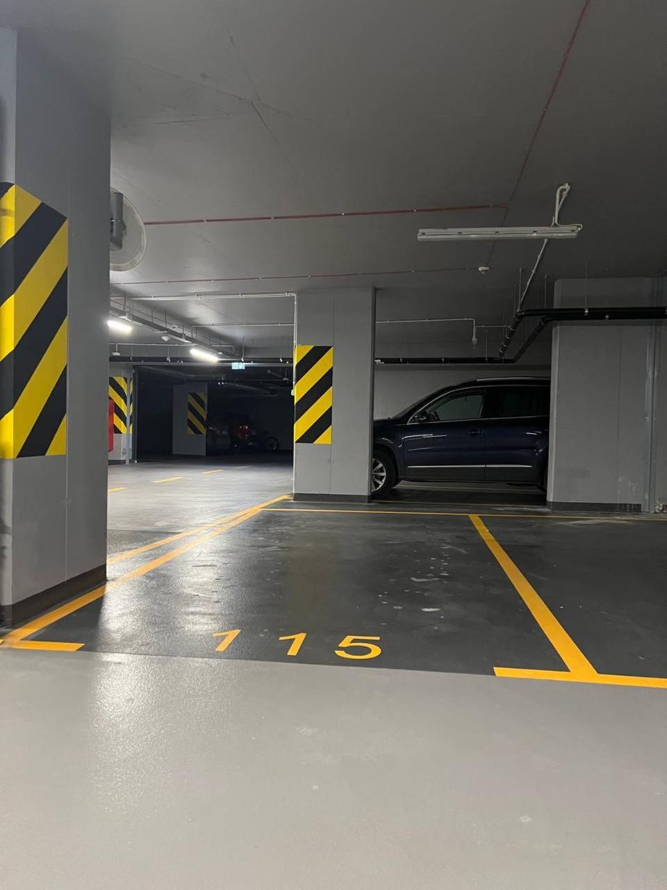 Lumina Apartment With Parking Near Muzeum Powstania Warsaw Luaran gambar