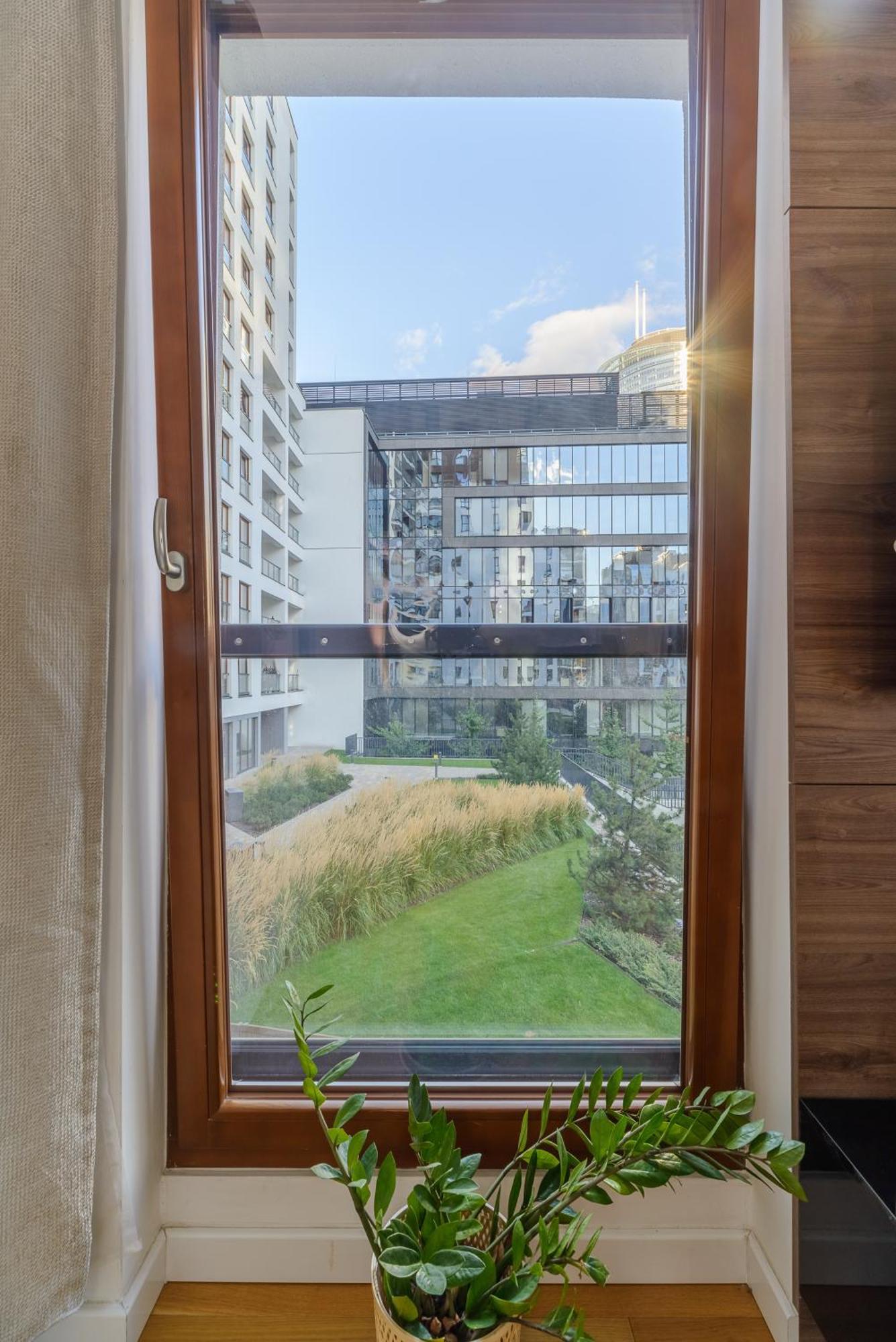 Lumina Apartment With Parking Near Muzeum Powstania Warsaw Luaran gambar
