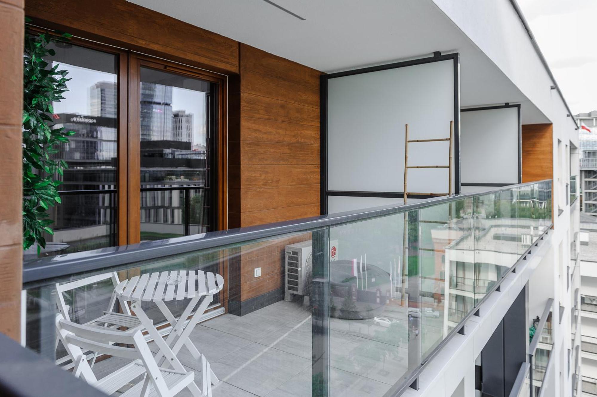 Lumina Apartment With Parking Near Muzeum Powstania Warsaw Luaran gambar